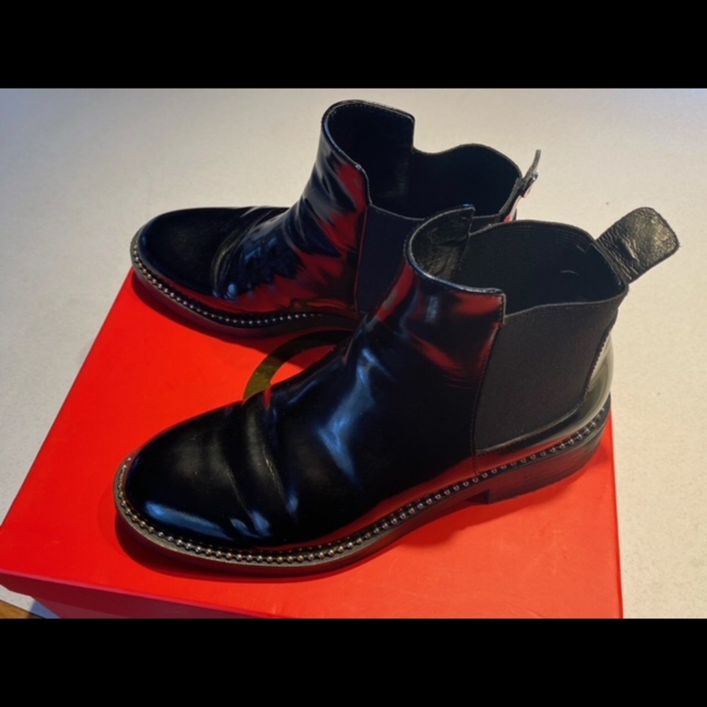The Wishbone Collection ‘Ariana’ Ankle Boot